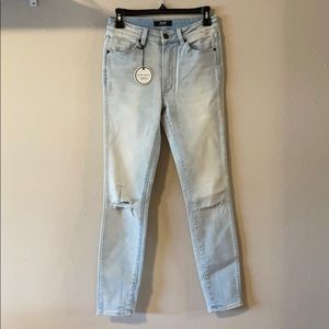 NWT Neuw Vintage Skinny Denim Jeans in Light Blue